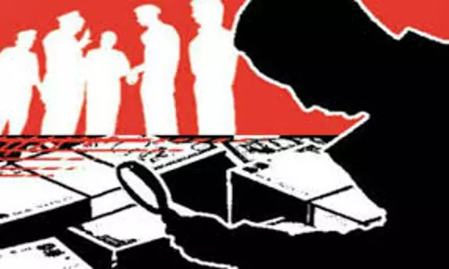 Lucknow: एफएसडीए की सेक्सोलॉजिस्ट क्लीनिक पर छापेमारी Lucknow: एफएसडीए की सेक्सोलॉजिस्ट क्लीनिक पर छापेमारी