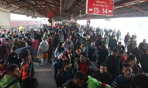 रेलवे ने RITES से रेलवे स्टेशनों पर प्रस्तावित स्थायी होल्डिंग क्षेत्रों का डिजाइन तैयार करने को कहा