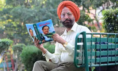 उर्दू ने मुझे जीने का सलीका सिखाया: Prof Arinder