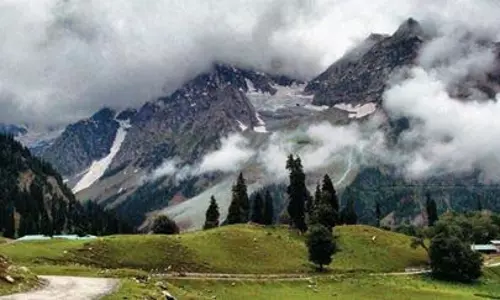 मौसम वैज्ञानिकों ने 25-28 फरवरी तक हल्की बारिश और बर्फबारी का अनुमान जताया मौसम वैज्ञानिकों ने 25-28 फरवरी तक हल्की बारिश और बर्फबारी का अनुमान जताया