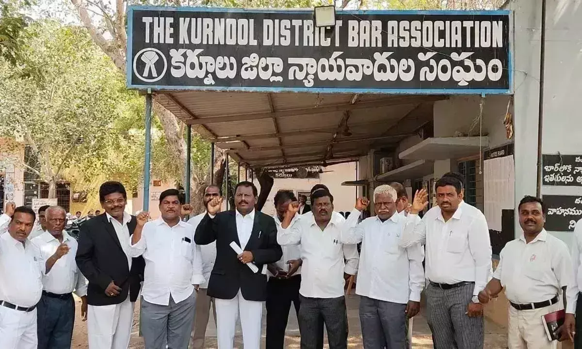 Andhra Pradesh :  जिला बार एसोसिएशन ने अधिवक्ता अधिनियम संशोधन विधेयक 2025 के मसौदे के खिलाफ विरोध