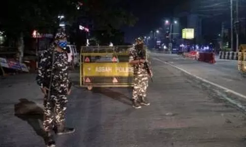 Srinagar पुलिस, सीआरपीएफ ने संयुक्त सुरक्षा समीक्षा बैठक की Srinagar पुलिस, सीआरपीएफ ने संयुक्त सुरक्षा समीक्षा बैठक की