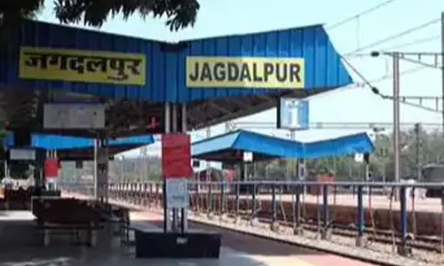 जगदलपुर रेलवे स्टेशन का अधिकारी अरेस्ट, 14 लाख की हेराफेरी करने के आरोप