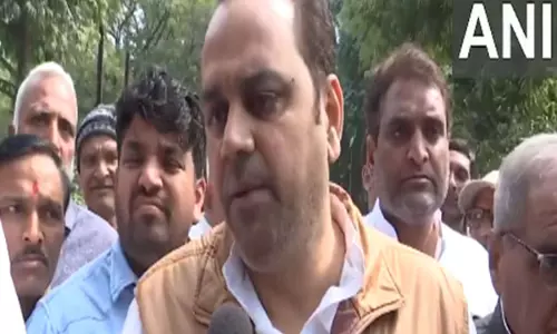 दिल्ली के स्वास्थ्य मंत्री, भाजपा सांसद सहरावत ने राष्ट्रीय राजधानी में Rao Tula Ram Hospital का दौरा किया दिल्ली के स्वास्थ्य मंत्री, भाजपा सांसद सहरावत ने राष्ट्रीय राजधानी में Rao Tula Ram Hospital का दौरा किया