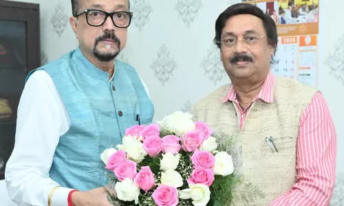 राज्यपाल डेका से विधानसभा सचिव शर्मा ने की सौजन्य भेंट