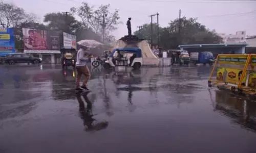 Ranchi: बेमौसम बारिश से शहर के कई इलाकों में जलजमाव, लोग परेशान