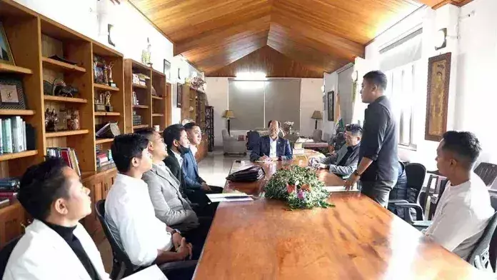 DNSU ने दीमापुर को प्रभावित करने वाले ज्वलंत मुद्दों पर मुख्यमंत्री के हस्तक्षेप DNSU ने दीमापुर को प्रभावित करने वाले ज्वलंत मुद्दों पर मुख्यमंत्री के हस्तक्षेप