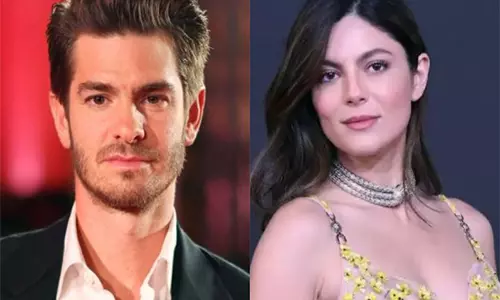एंड्रयू गारफील्ड, Monica Barbaro ने डेटिंग की अफवाहों को हवा दी
