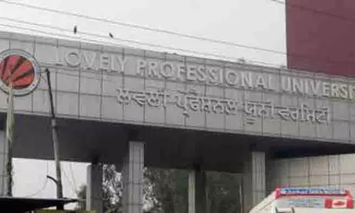 शुगर कॉस्मेटिक्स की CEO विनीता सिंह ने LPU में कार्यक्रम का उद्घाटन किया