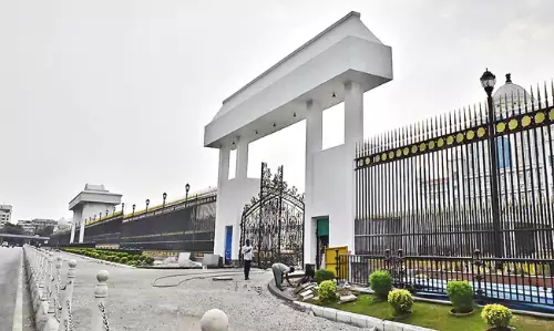 Telangana : राज्य सचिवालय का नया प्रवेश द्वार तैयार Telangana : राज्य सचिवालय का नया प्रवेश द्वार तैयार