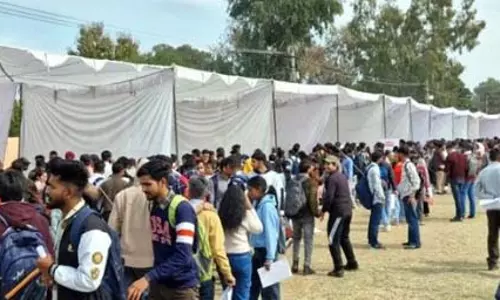 Kathua प्रशासन ने मेगा जॉब फेयर का आयोजन किया