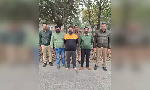 फर्जी जीएसटी फर्म रजिस्टर कर 18 करोड़ की जीएसटी चोरी, तीन आरोपी गिरफ्तार फर्जी जीएसटी फर्म रजिस्टर कर 18 करोड़ की जीएसटी चोरी, तीन आरोपी गिरफ्तार