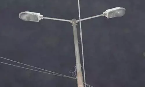 Baramulla में रात के समय स्ट्रीट लाइटें काटे जाने पर अधिकारियों ने कड़ा संज्ञान लिया
