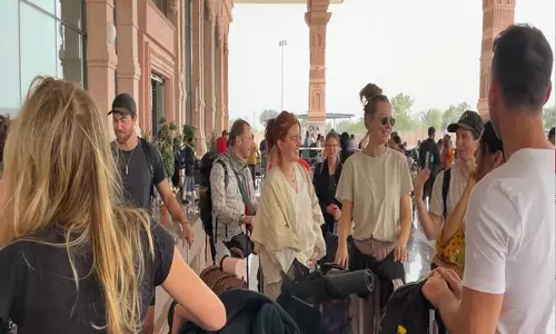 राम लला के दर्शन के लिए 25 सदस्यीय अमेरिकी दल Ayodhya पहुंचा
