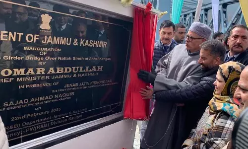 उमर अब्दुल्ला ने Kashmir के कंगन में महत्वपूर्ण अकाल पुल का उद्घाटन किया
