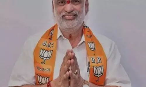 Karnataka BJP MLA ने कहा- समान समाज बनाने के लिए गारंटी योजनाएं अपरिहार्य हैं