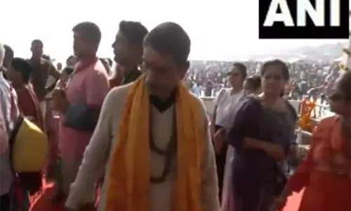 Sangam में पवित्र स्नान के बाद राज्यपाल ने कहा- भारत की आत्मा सनातन संस्कृति में बसती है Sangam में पवित्र स्नान के बाद राज्यपाल ने कहा- भारत की आत्मा सनातन संस्कृति में बसती है