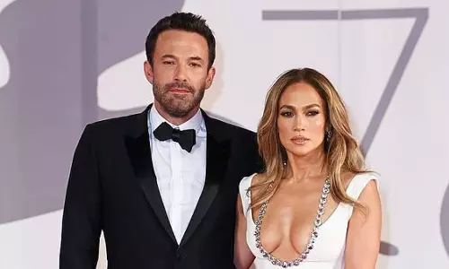 Jennifer Lopez और बेन एफ्लेक ने आधिकारिक तौर पर तलाक ले लिया