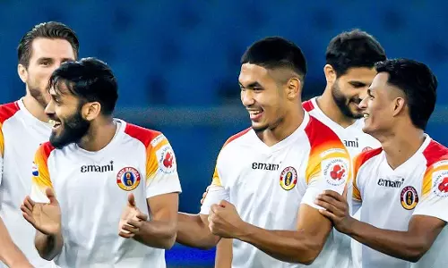ISL 2024/25: ईस्ट बंगाल ने पंजाब एफसी को 3-1 से हराया ISL 2024/25: ईस्ट बंगाल ने पंजाब एफसी को 3-1 से हराया