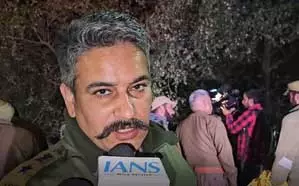 जम्मू में तीर्थयात्रियों को दिल्ली ला रही बस दुर्घटनाग्रस्त, 17 घायल जम्मू में तीर्थयात्रियों को दिल्ली ला रही बस दुर्घटनाग्रस्त, 17 घायल