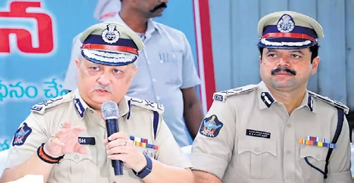 Andhra: आंध्र प्रदेश पुलिस ने नशा विरोधी अभियान में 3,737 किलोग्राम गांजा नष्ट किया Andhra: आंध्र प्रदेश पुलिस ने नशा विरोधी अभियान में 3,737 किलोग्राम गांजा नष्ट किया