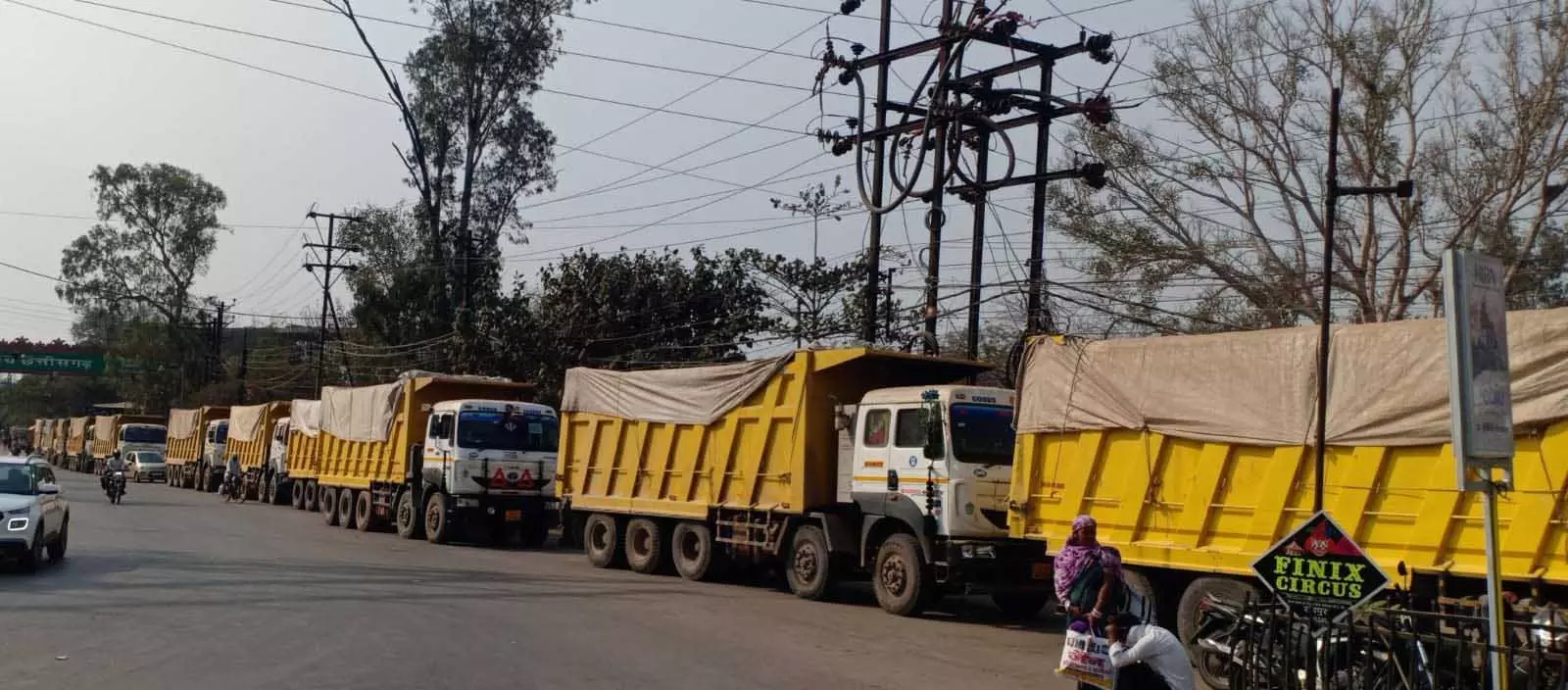 ओवरलोडिंग का काला खेल बेनकाब ओवरलोडिंग का काला खेल बेनकाब