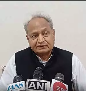 चिरंजीवी योजना से निजी अस्पतालों में नहीं हो रहा इलाज : अशोक गहलोत चिरंजीवी योजना से निजी अस्पतालों में नहीं हो रहा इलाज : अशोक गहलोत