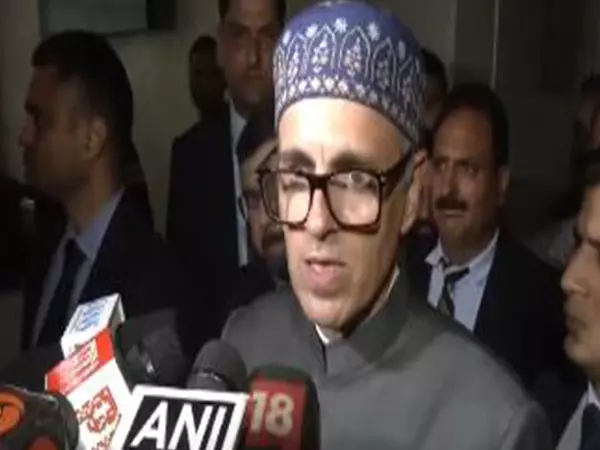 CM Omar Abdullah ने मांडा बस दुर्घटना पर दुख व्यक्त किया CM Omar Abdullah ने मांडा बस दुर्घटना पर दुख व्यक्त किया