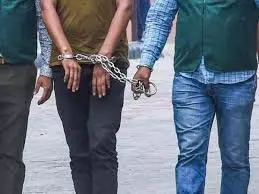 गुरुग्राम पुलिस ने चेन्नई एयरपोर्ट से एक साइबर जालसाज को गिरफ्तार किया गुरुग्राम पुलिस ने चेन्नई एयरपोर्ट से एक साइबर जालसाज को गिरफ्तार किया