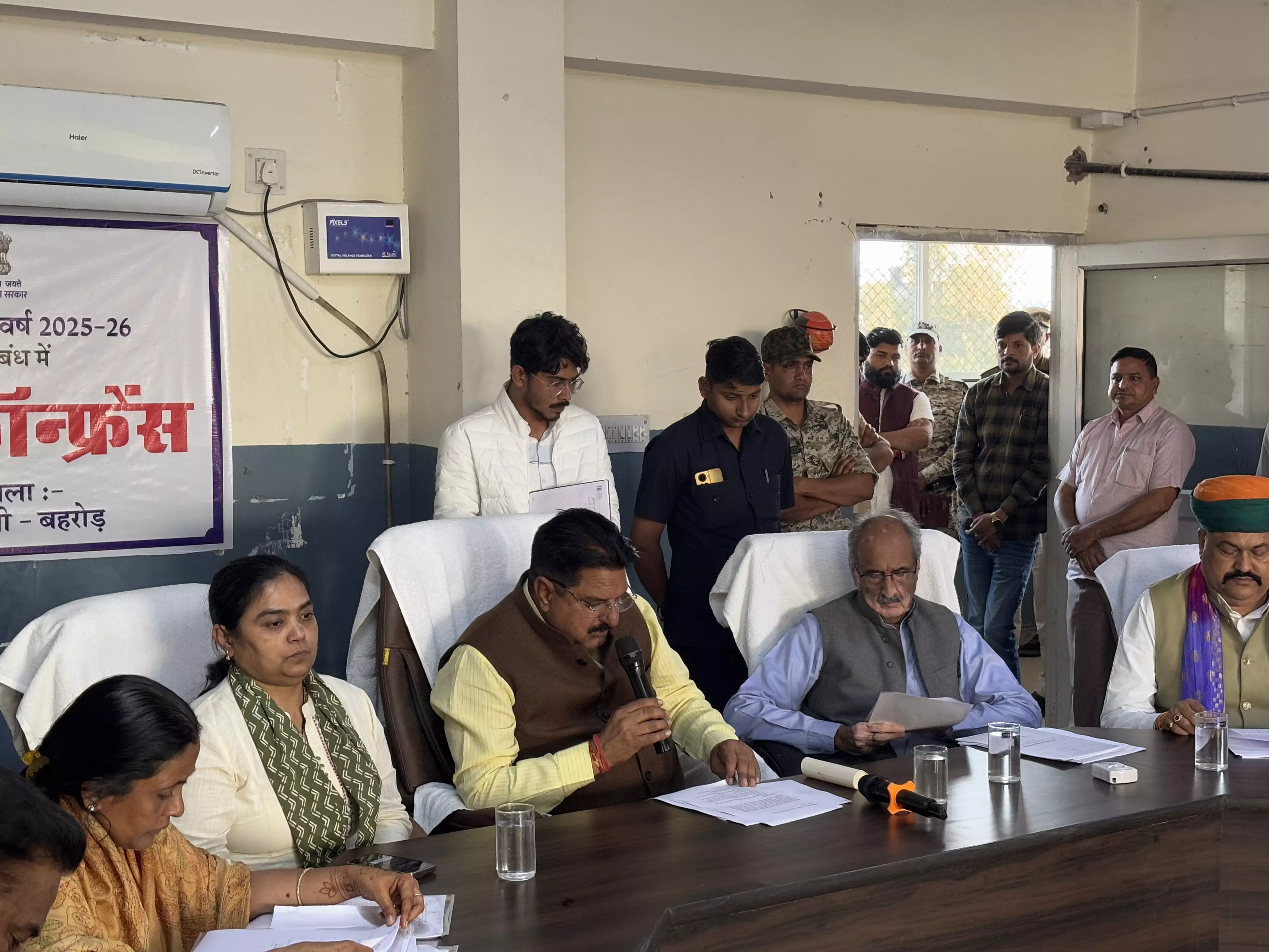 Jaipur: प्रभारी मंत्री ने बैठक लेकर बजट घोषणाओं के समयबद्ध क्रियान्वयन के दिए निर्देश Jaipur: प्रभारी मंत्री ने बैठक लेकर बजट घोषणाओं के समयबद्ध क्रियान्वयन के दिए निर्देश