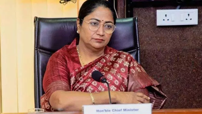 Delhi मुख्यमंत्री रेखा गुप्ता के शालीमार बाग स्थित आवास के बाहर भारी भीड़ उमड़ पड़ी Delhi मुख्यमंत्री रेखा गुप्ता के शालीमार बाग स्थित आवास के बाहर भारी भीड़ उमड़ पड़ी