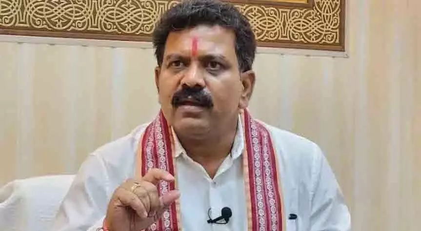 MLA देवेंद्र यादव फिर गिरफ्तार होंगे? गृहमंत्री विजय शर्मा का बड़ा बयान MLA देवेंद्र यादव फिर गिरफ्तार होंगे? गृहमंत्री विजय शर्मा का बड़ा बयान