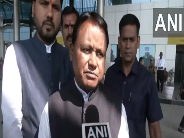 महाकुंभ में हिस्सा लेने के लिए Odisha CM अपने परिवार के साथ प्रयागराज एयरपोर्ट पहुंचे महाकुंभ में हिस्सा लेने के लिए Odisha CM अपने परिवार के साथ प्रयागराज एयरपोर्ट पहुंचे