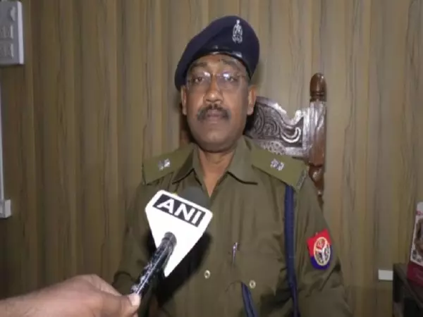 UP पुलिस ने संभल में लाउडस्पीकर के इस्तेमाल की जांच की UP पुलिस ने संभल में लाउडस्पीकर के इस्तेमाल की जांच की