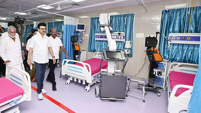 Tamil Nadu: मुख्यमंत्री ने सरकारी अस्पताल का नाम पेरियार के नाम पर रखा Tamil Nadu: मुख्यमंत्री ने सरकारी अस्पताल का नाम पेरियार के नाम पर रखा
