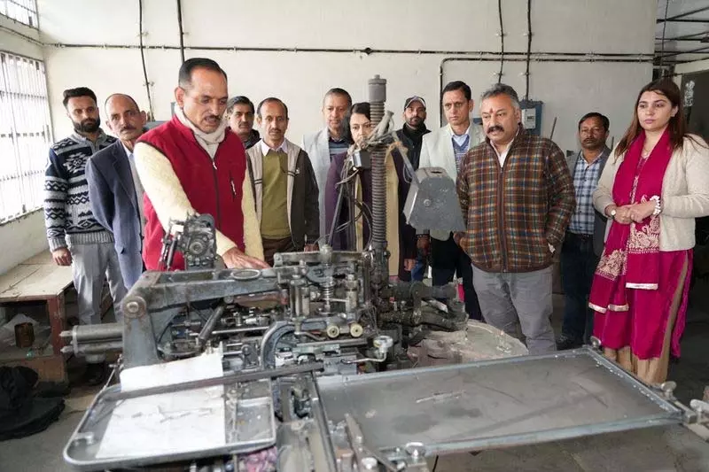 मुद्रण एवं स्टेशनरी विभाग नई तकनीक से लैस होगा: Minister मुद्रण एवं स्टेशनरी विभाग नई तकनीक से लैस होगा: Minister