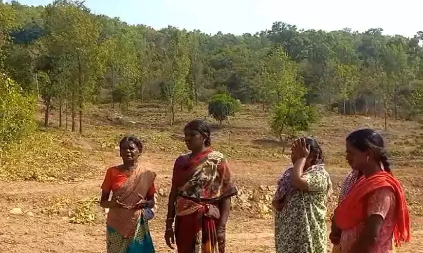 भूमि अतिक्रमण: अट्टापडी के आदिवासी विधानसभा पहुंचे भूमि अतिक्रमण: अट्टापडी के आदिवासी विधानसभा पहुंचे
