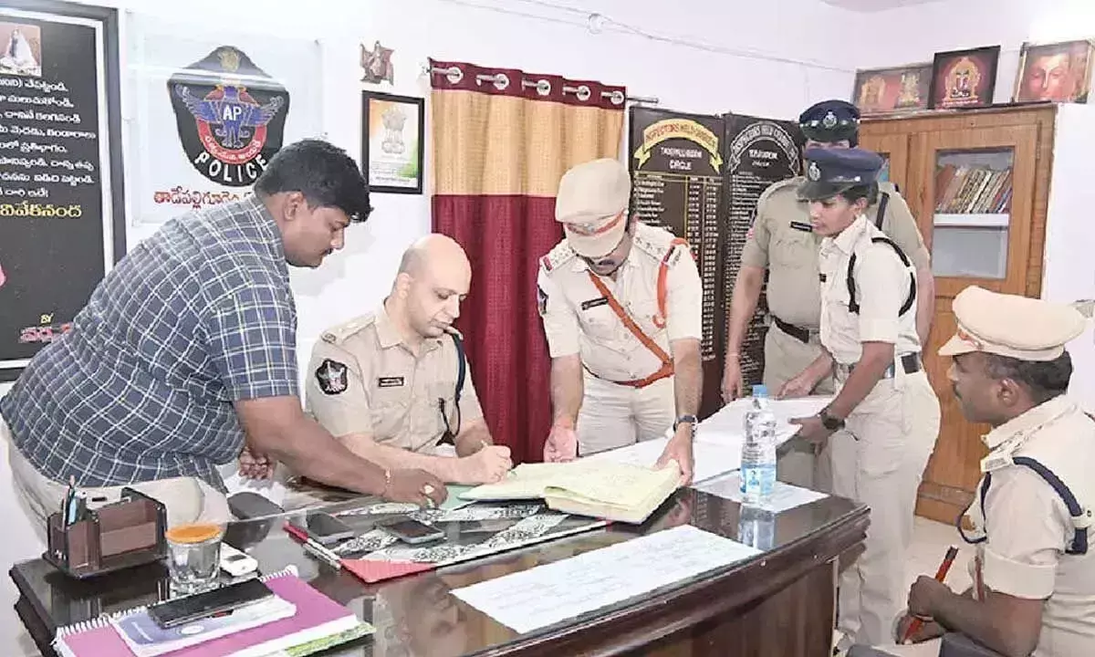 असामाजिक गतिविधियों को रोकने के लिए प्रयास तेज करें: SP असामाजिक गतिविधियों को रोकने के लिए प्रयास तेज करें: SP