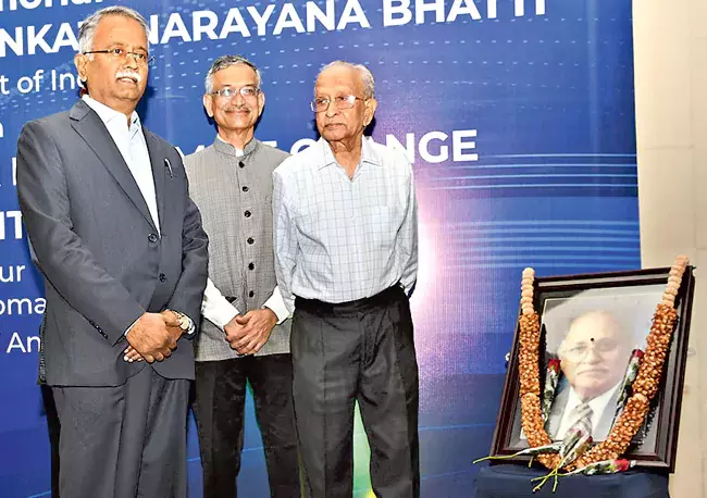 स्वतंत्रता संग्राम और उसके बाद कानूनों की रक्षा में वकीलों की भूमिका महत्वपूर्ण रही : SVN Bhatti स्वतंत्रता संग्राम और उसके बाद कानूनों की रक्षा में वकीलों की भूमिका महत्वपूर्ण रही : SVN Bhatti
