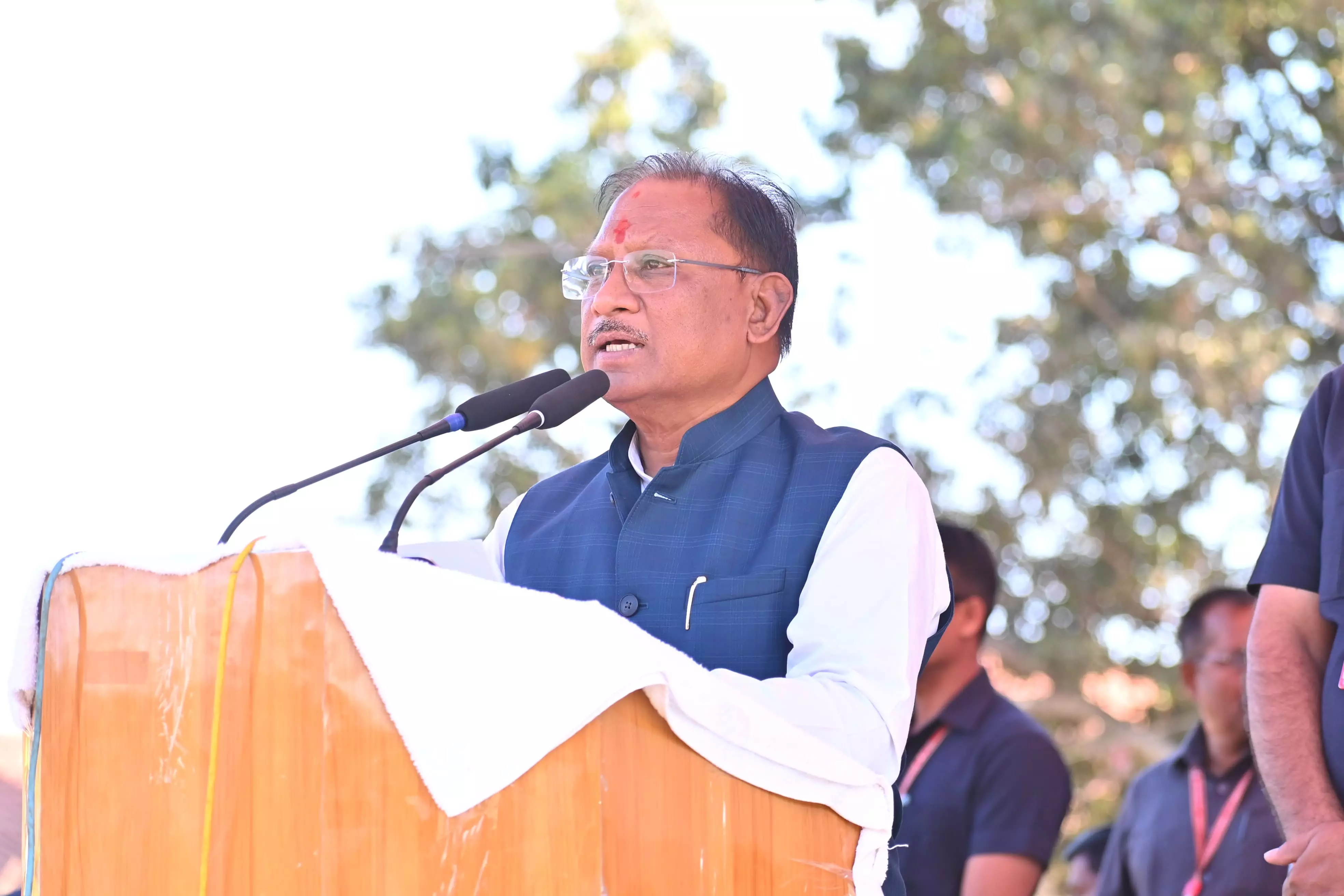 CM विष्णुदेव साय ने रणजीता स्टेडियम के जीर्णोद्धार की घोषणा की CM विष्णुदेव साय ने रणजीता स्टेडियम के जीर्णोद्धार की घोषणा की