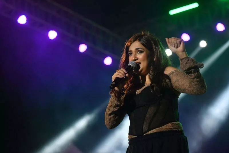 Rose Festival में धुनों और फूलों ने लोगों को आकर्षित किया Rose Festival में धुनों और फूलों ने लोगों को आकर्षित किया