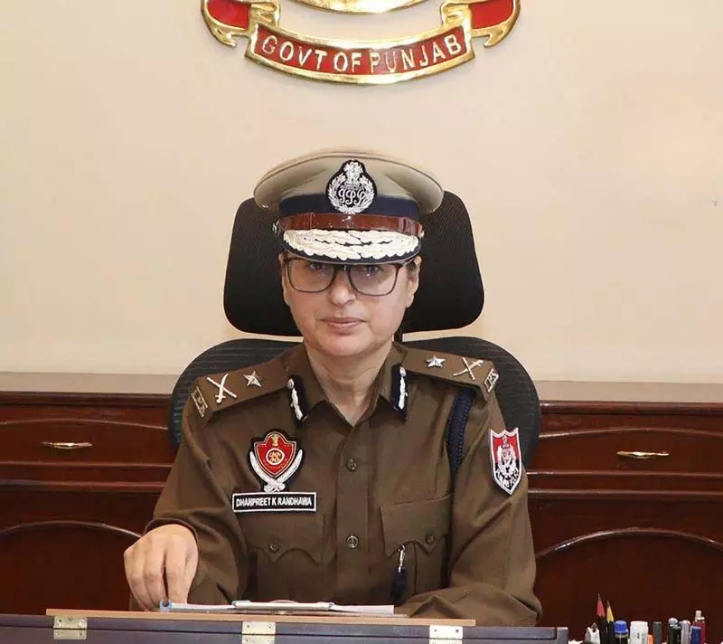 Dhanpreet ने शहर की पहली महिला पुलिस आयुक्त के रूप में कार्यभार संभाला Dhanpreet ने शहर की पहली महिला पुलिस आयुक्त के रूप में कार्यभार संभाला