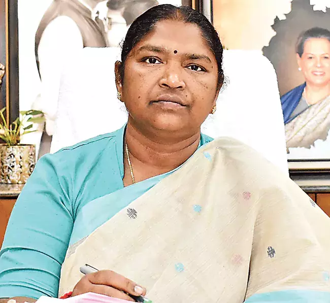 गर्मियों में पेयजल की कमी को रोकने के लिए उपाय किए जाने चाहिए: Minister Seethakka गर्मियों में पेयजल की कमी को रोकने के लिए उपाय किए जाने चाहिए: Minister Seethakka