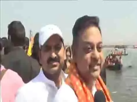 संबित पात्रा ने महाकुंभ का दौरा किया, UP सरकार की व्यवस्थाओं की सराहना की संबित पात्रा ने महाकुंभ का दौरा किया, UP सरकार की व्यवस्थाओं की सराहना की