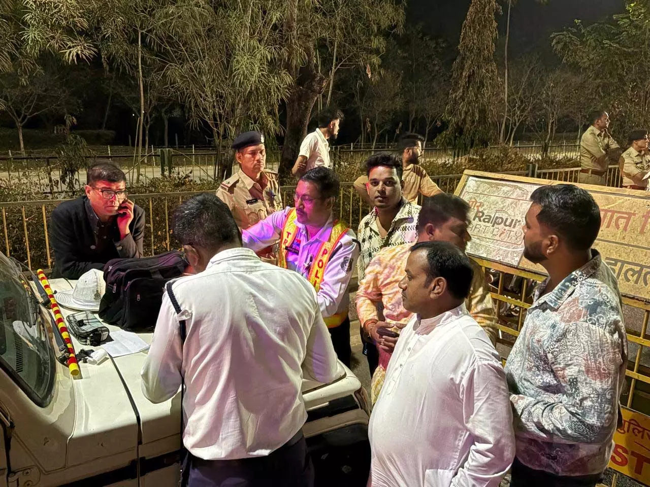 नवा रायपुर में ड्रंक एंड ड्राइव करने वाले वाहन चालकों पर पुलिस ने की कार्रवाई नवा रायपुर में ड्रंक एंड ड्राइव करने वाले वाहन चालकों पर पुलिस ने की कार्रवाई