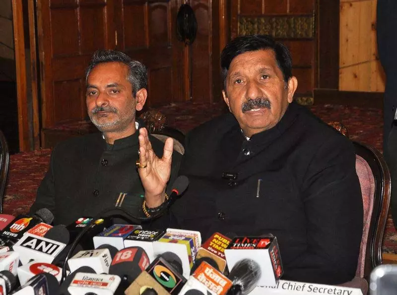 HRTC 700 बसें खरीदेगा: उपमुख्यमंत्री HRTC 700 बसें खरीदेगा: उपमुख्यमंत्री
