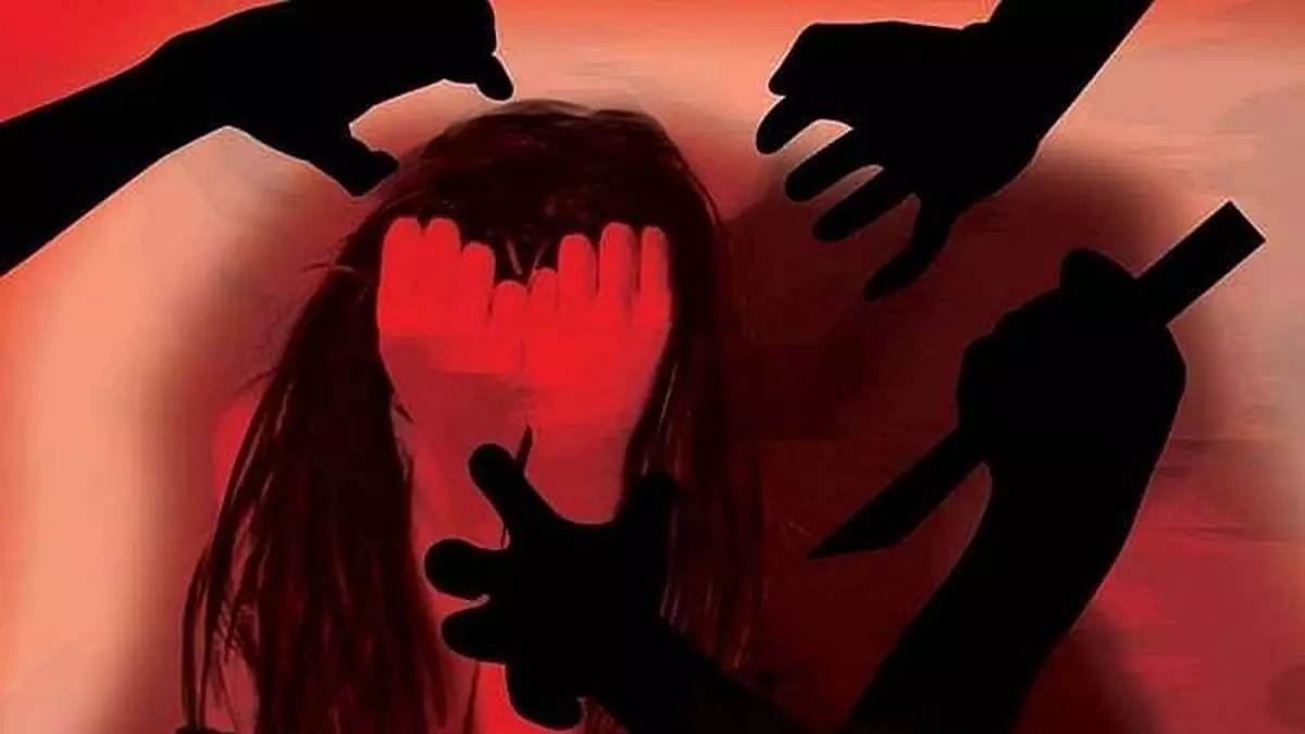 Thane: 22 वर्षीय महिला से सामूहिक बलात्कार पुलिस ने 2 आरोपियों को पकड़ा Thane: 22 वर्षीय महिला से सामूहिक बलात्कार पुलिस ने 2 आरोपियों को पकड़ा