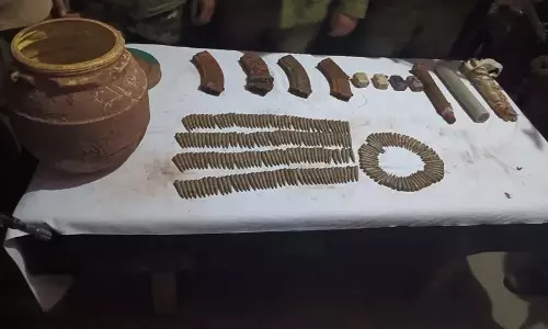 जम्मू-कश्मीर के रियासी में आतंकवादी ठिकाने का भंडाफोड़ जम्मू-कश्मीर के रियासी में आतंकवादी ठिकाने का भंडाफोड़
