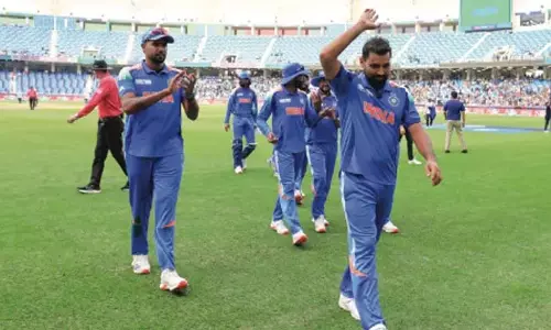मोहम्मद शमी एक दशक के बाद पाकिस्तान के खिलाफ वनडे में वापसी के लिए तैयार मोहम्मद शमी एक दशक के बाद पाकिस्तान के खिलाफ वनडे में वापसी के लिए तैयार