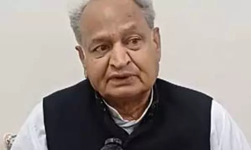 चिरंजीवी योजना से निजी अस्पतालों में नहीं हो रहा इलाज : अशोक गहलोत चिरंजीवी योजना से निजी अस्पतालों में नहीं हो रहा इलाज : अशोक गहलोत